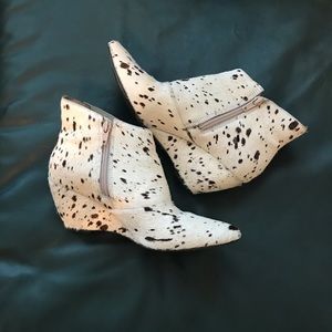 GUC Matisse Black/White Cowhide Nugent Bootie Size 6